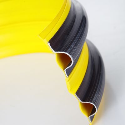 DN25mmのHDPEの排水は鋼鉄ストリップによって補強される二重壁の排水渠を配管する